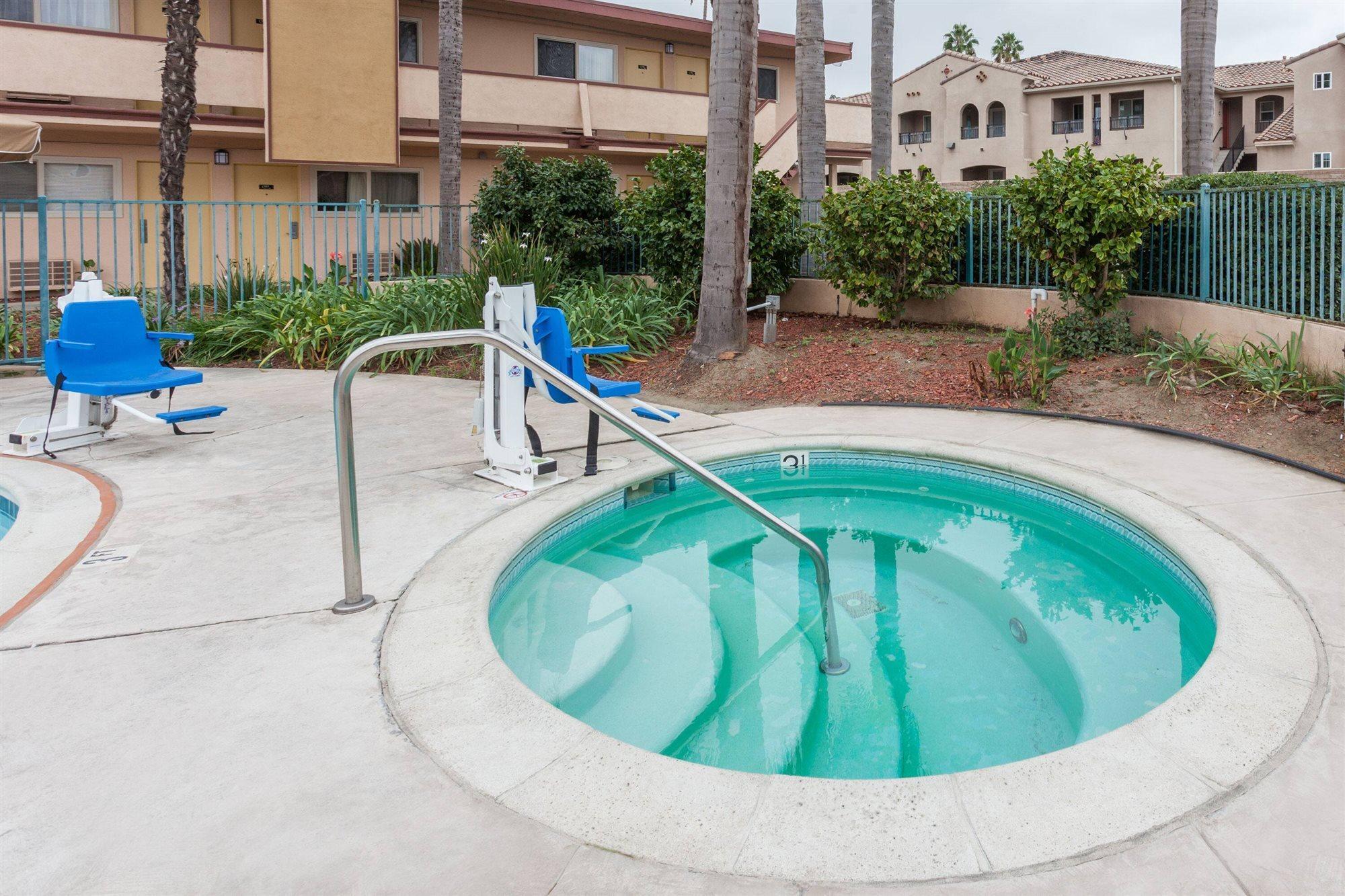 Super 8 By Wyndham Oceanside Marty'S Valley Inn Kültér fotó